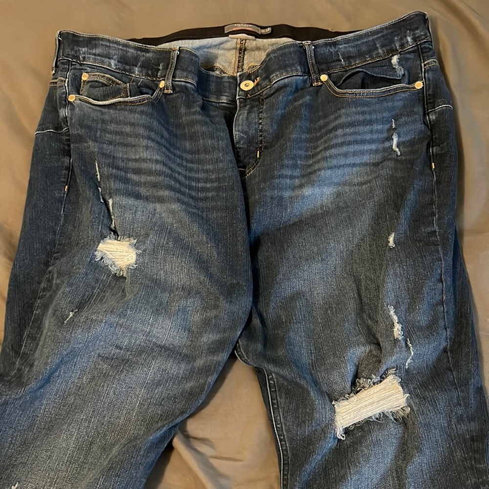 Torrid dark distressed bombshell skinny jeans